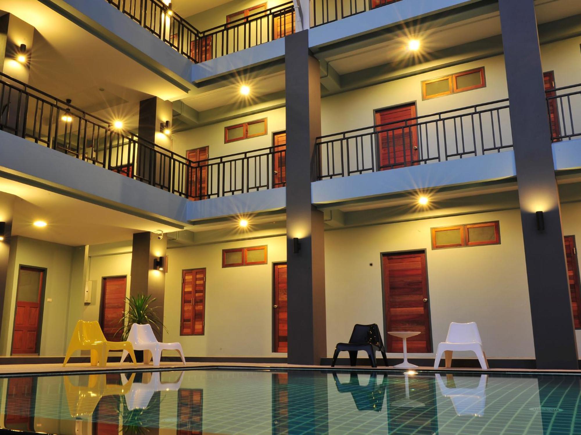 Ruk Cozy Hotel Khao Lak Exterior photo