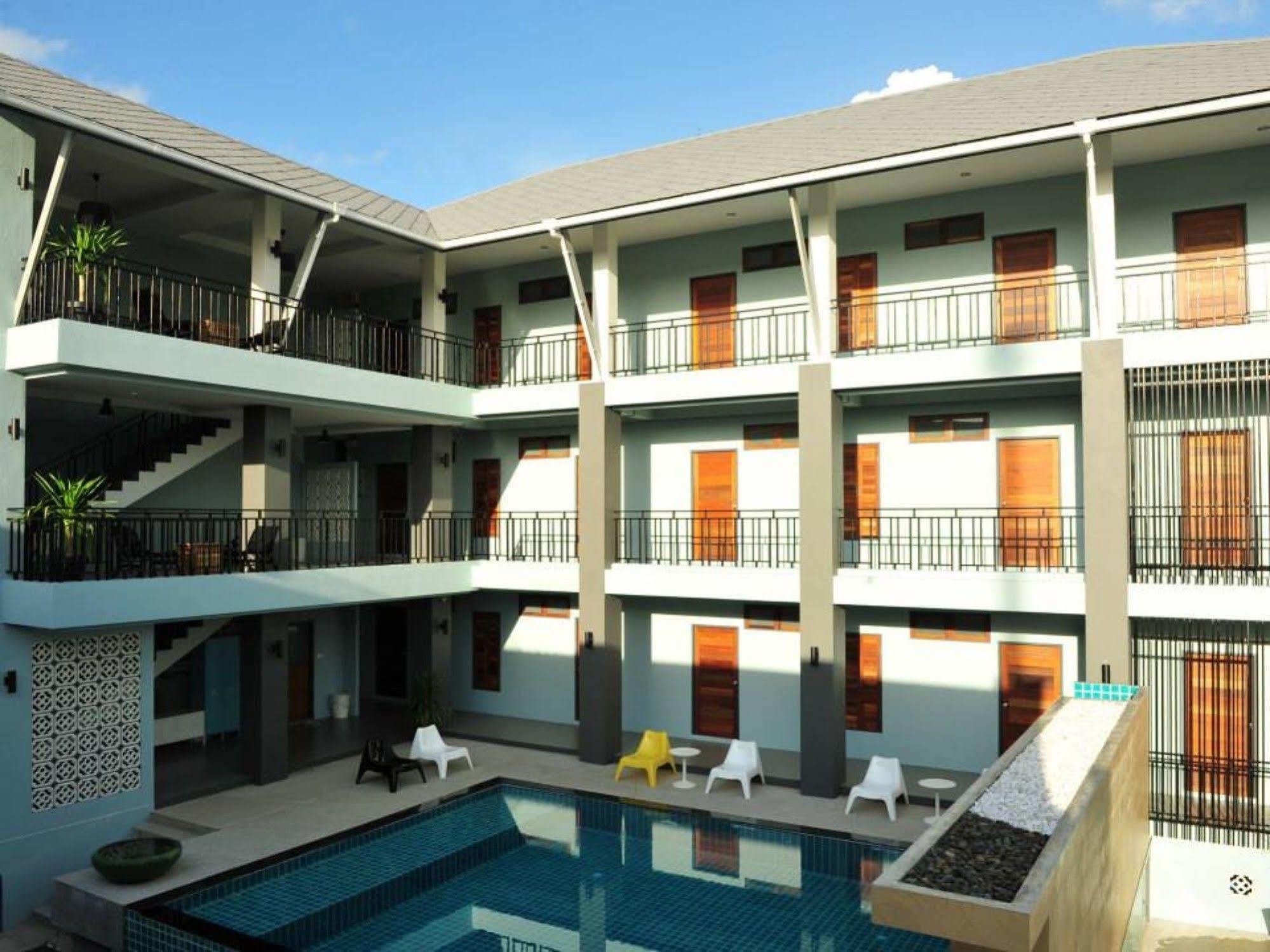 Ruk Cozy Hotel Khao Lak Exterior photo