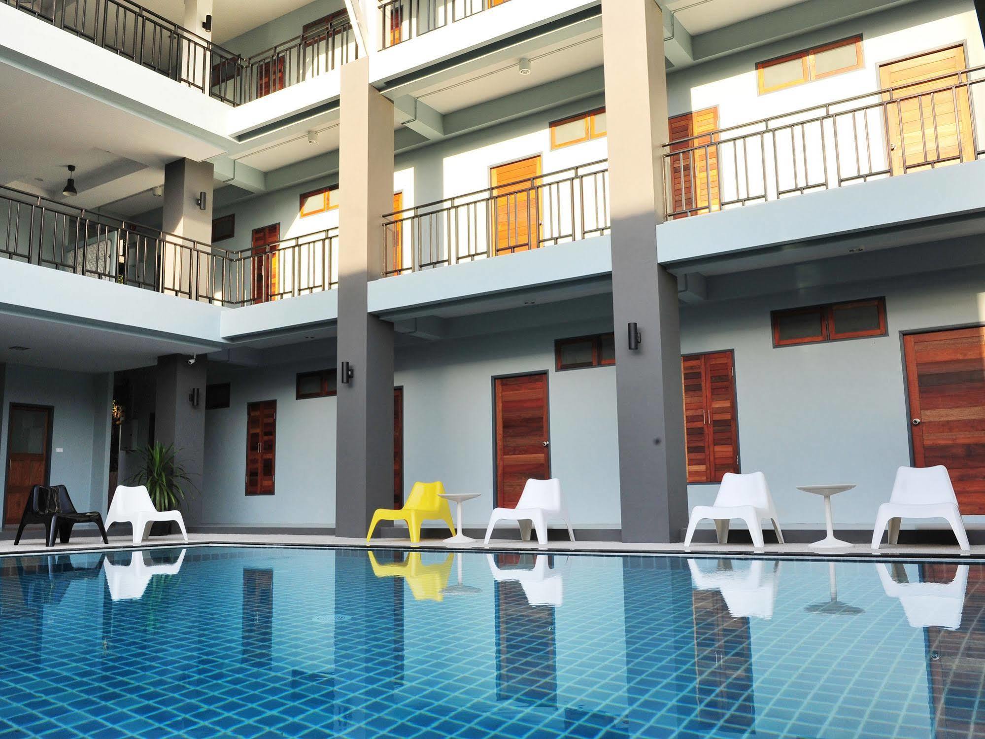 Ruk Cozy Hotel Khao Lak Exterior photo
